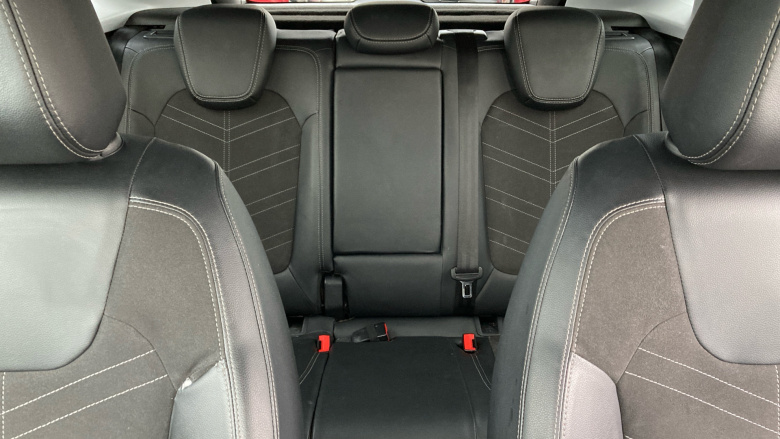 Vauxhall Grandland 1.5 Turbo D Ultimate 5dr Auto Diesel Hatchback